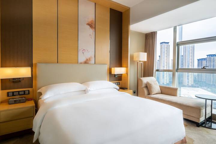 Room 4 of 43