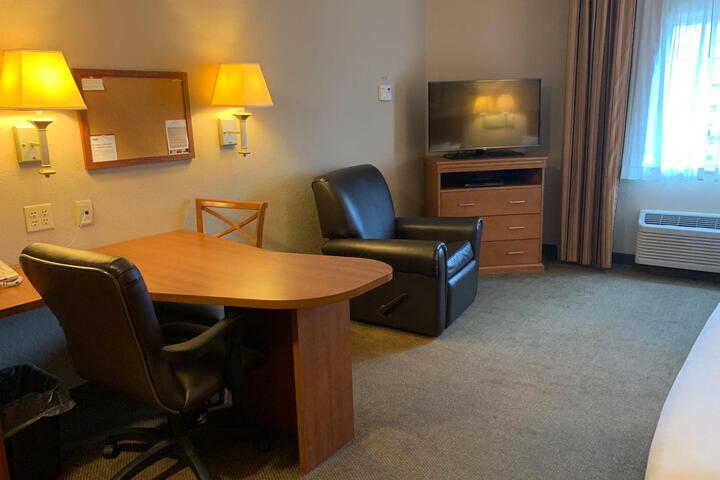 Standard Room, King or Two Doubles (1 of 4)