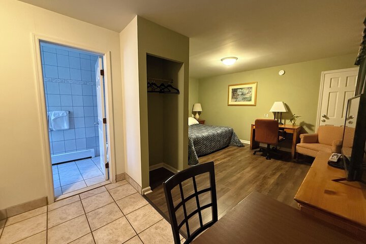 Room 36 of 65