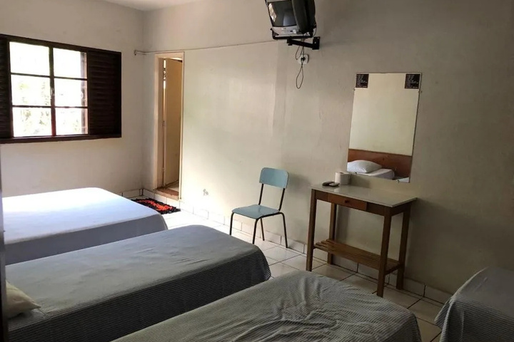 Room 10 of 13