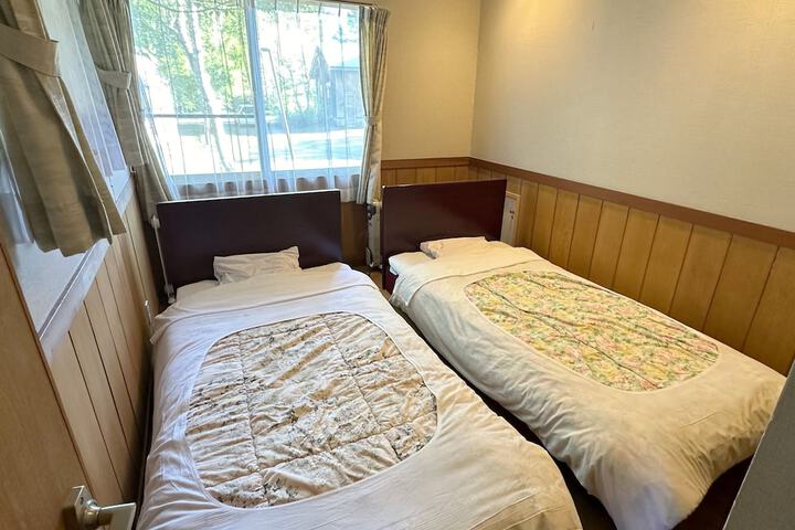Room 16 of 151