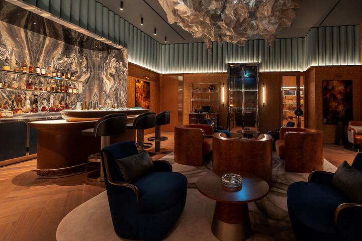 Lounge 139 of 154