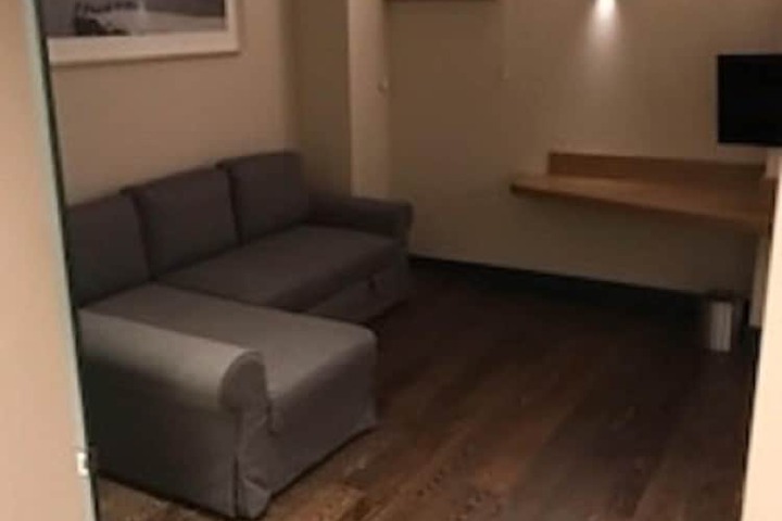 Room 46 of 97