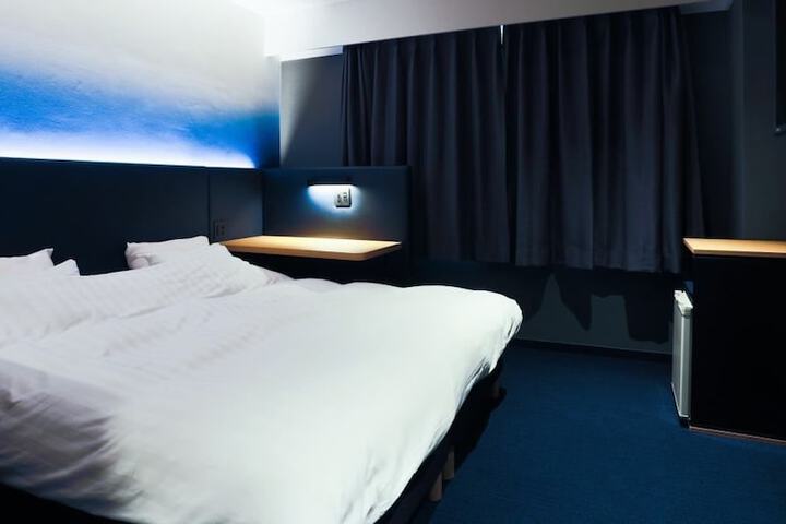 Room 17 of 64