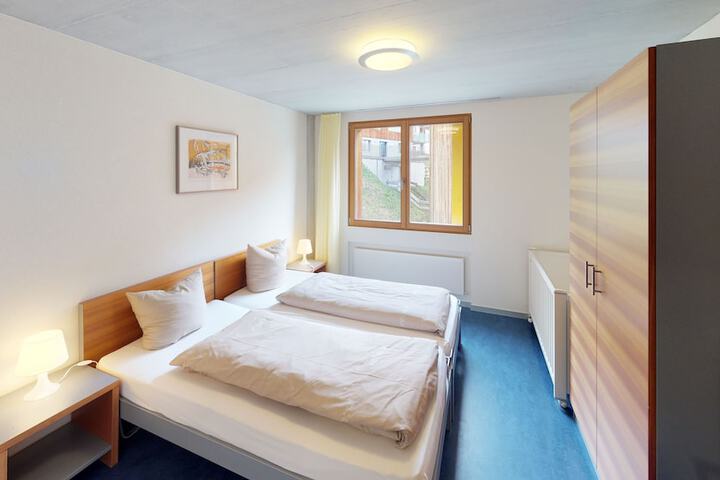 Room 2 of 35