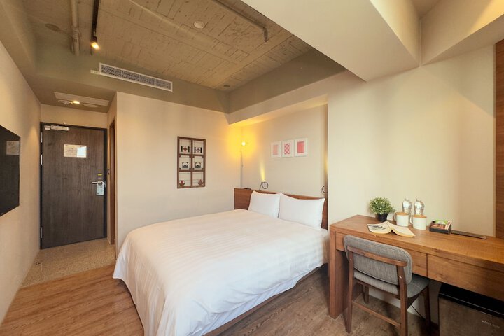 Room 48 of 65