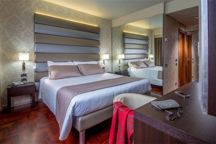 Room 3 of 30