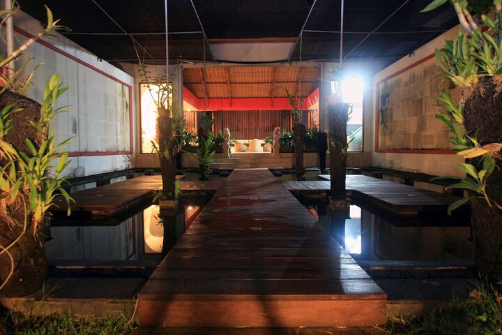 Lobby Entry