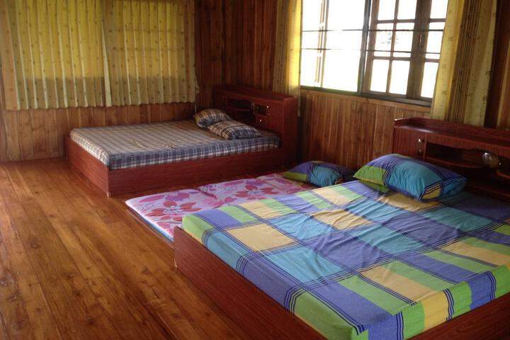 Room 4 of 5