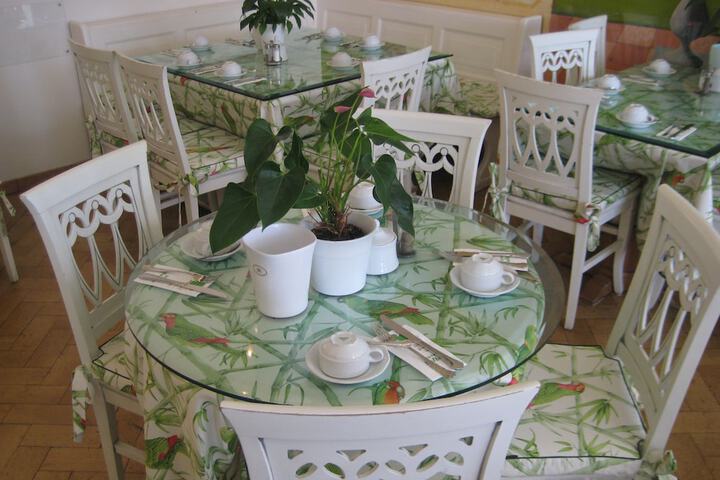 Breakfast/Coffee Service 55 of 73