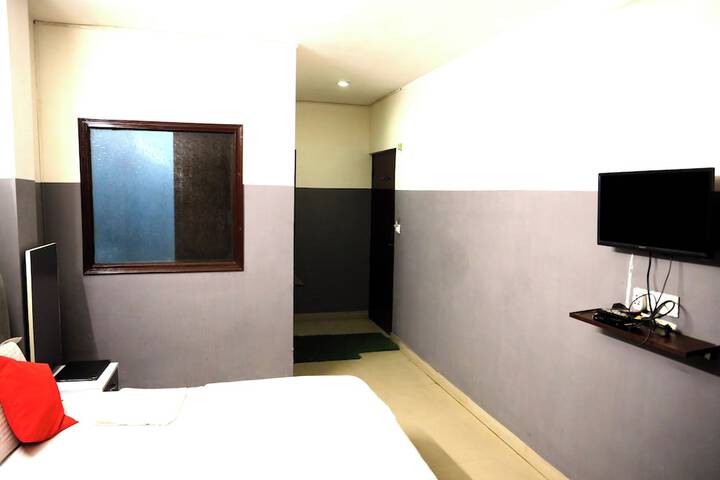 Room 4 of 13