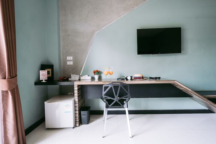 Room 16 of 53