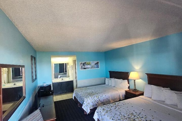 Room 4 of 22