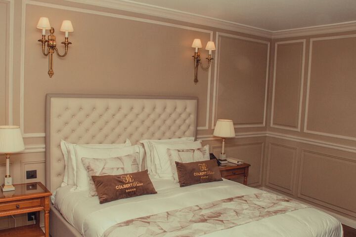 Room 62 of 198