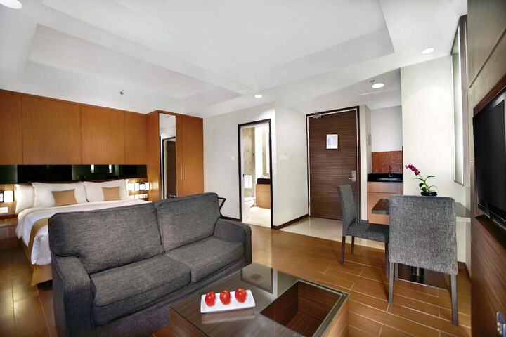 Room 17 of 37
