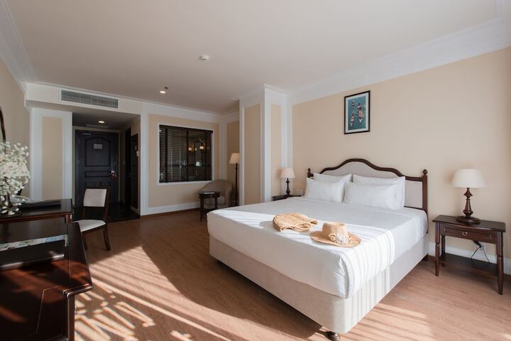 Room 6 of 97