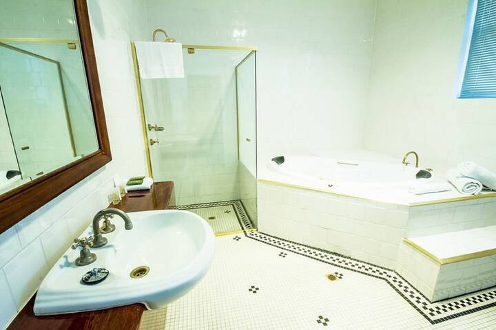 Room 30 of 63