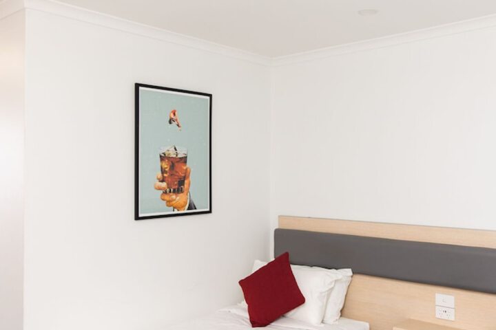 Room 9 of 28