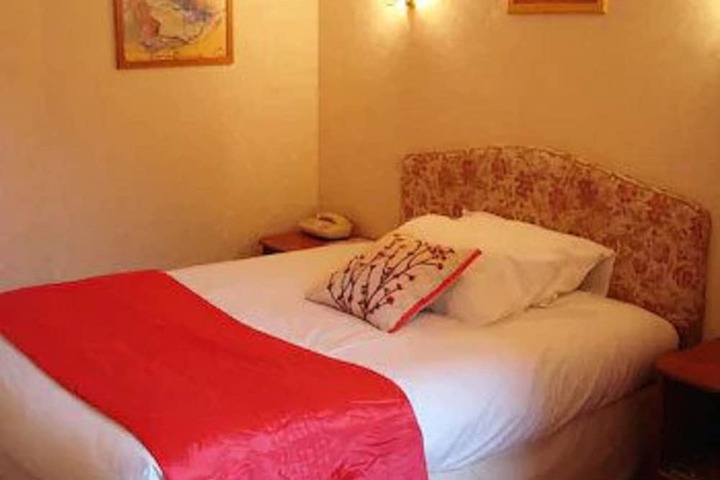 Room 14 of 34
