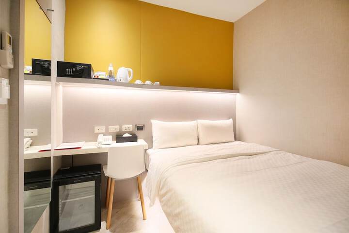 Room 16 of 37