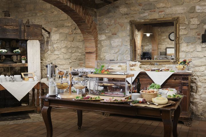 Breakfast/Coffee Service 95 of 225