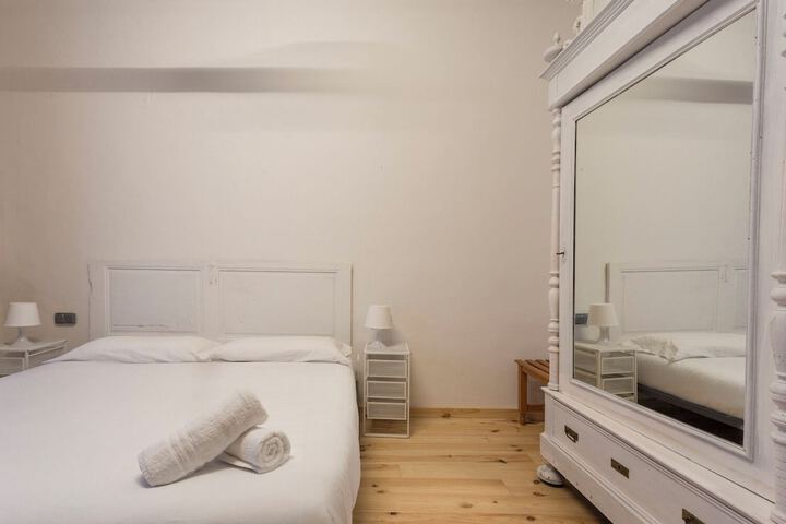 Room 9 of 40