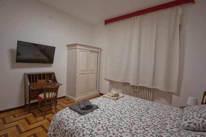 Room 6 of 7