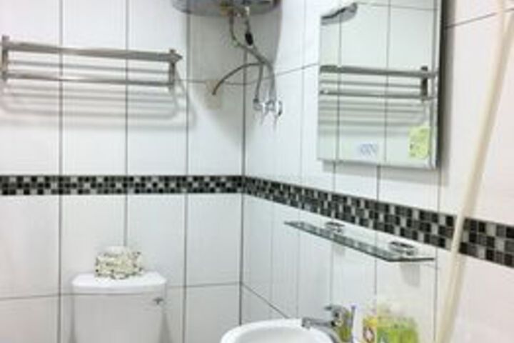 Room 5 of 34