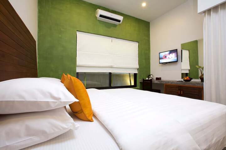 Room 16 of 79