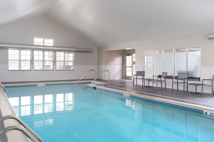 Pool Hotel
