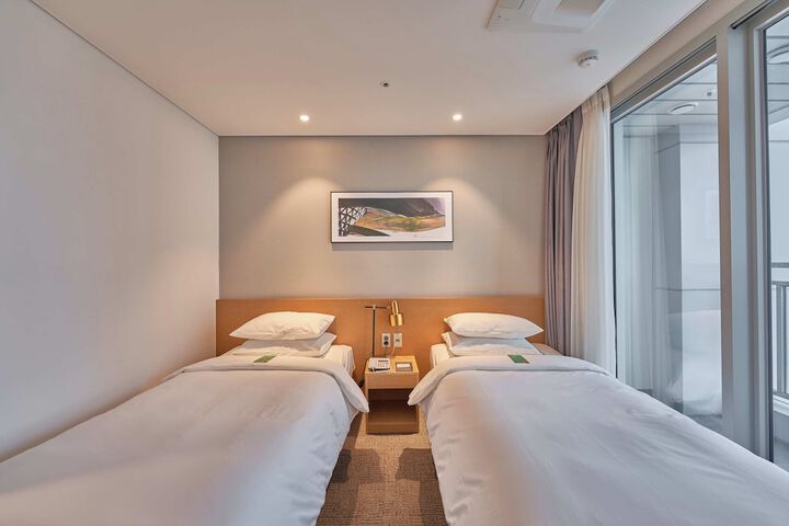 Room 21 of 26