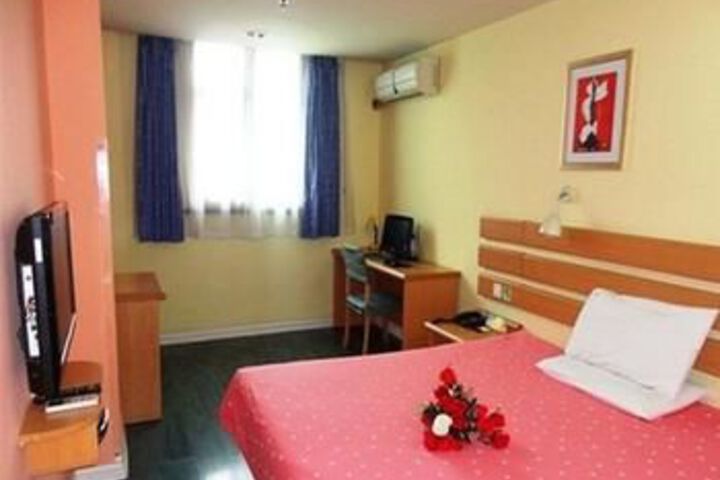 Room 15 of 39