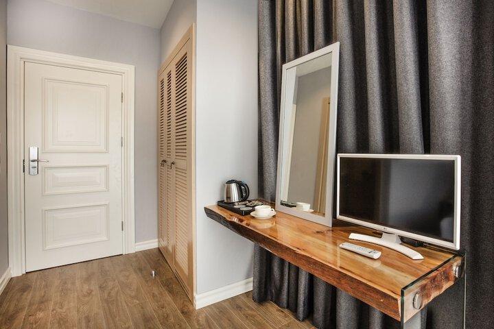 Room 3 of 14