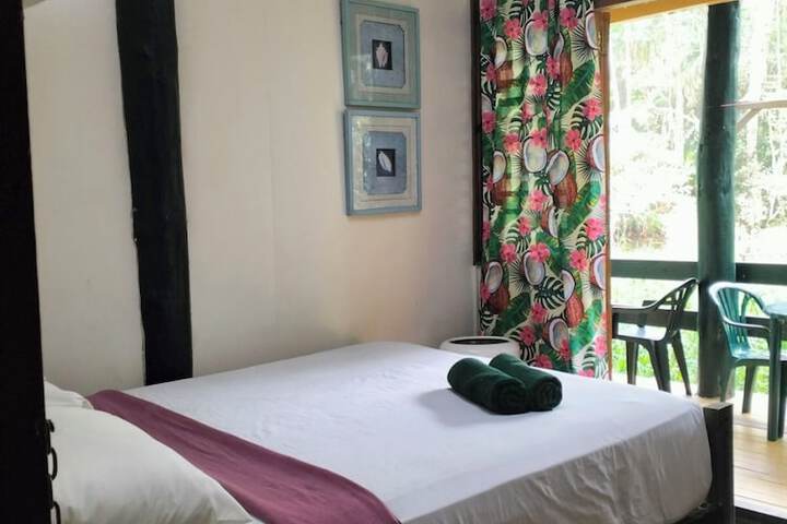 Room 40 of 195