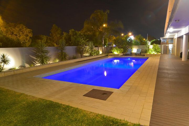 Pool 21 of 26