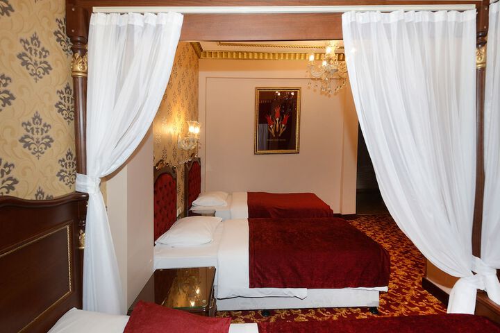 Room 2 of 43