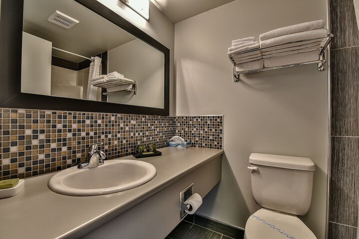 Room 13 of 24