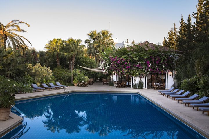 Pool Hotel