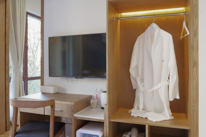 Room 16 of 43