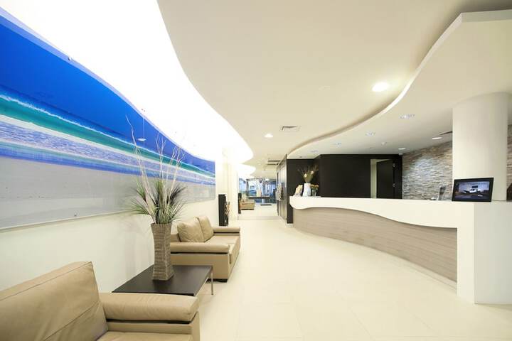 Entrance & Lobby