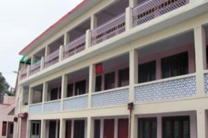 New Pine Hotel