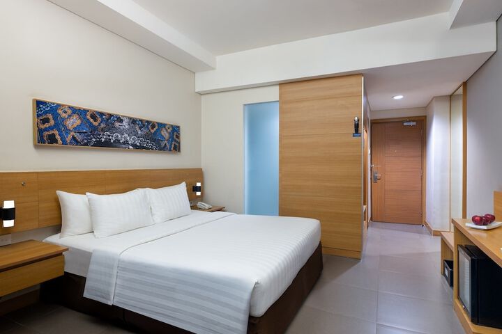Room 13 of 32