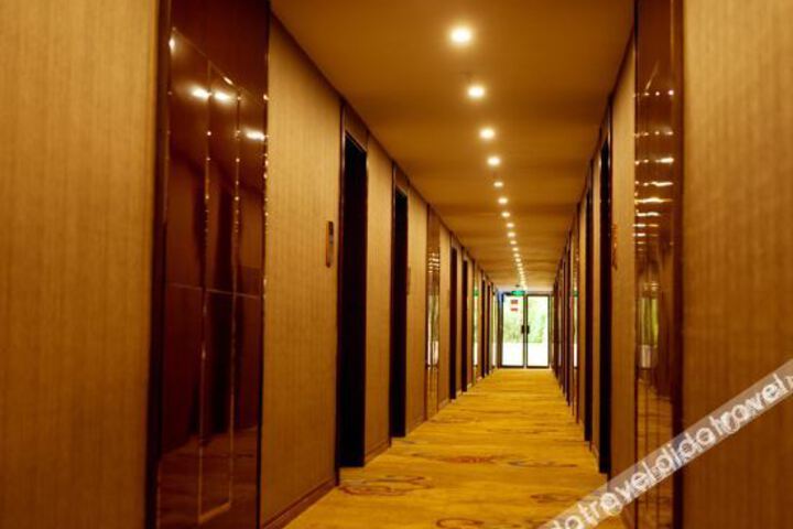 Hotel Interior 20 of 32