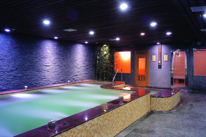 Spa 44 of 78