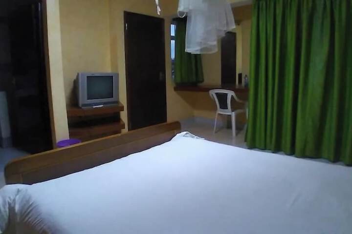 Room 7 of 48