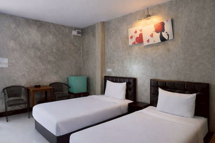 Room 3 of 50