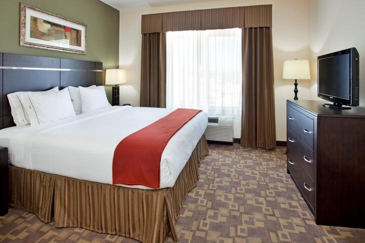 1 King Bed Suite (1 of 2)