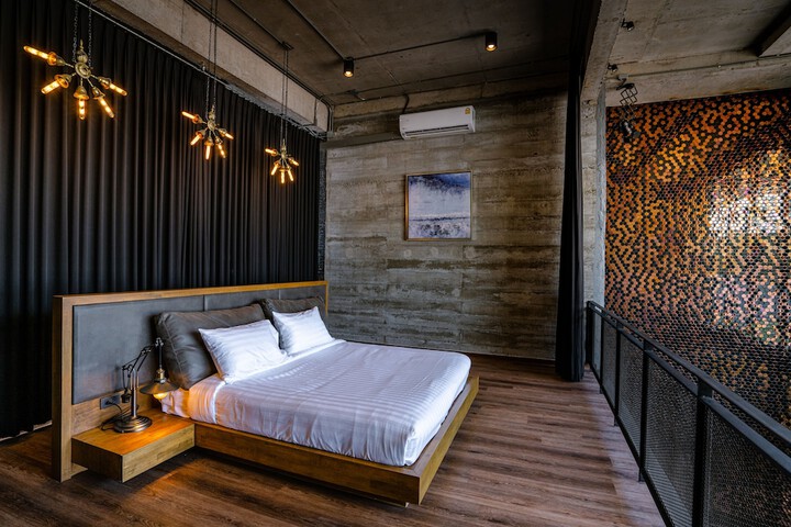 Room 8 of 36