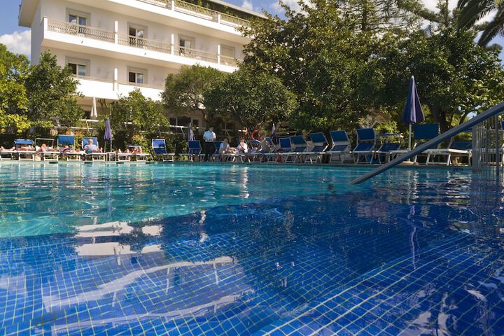 Pool 68 of 101