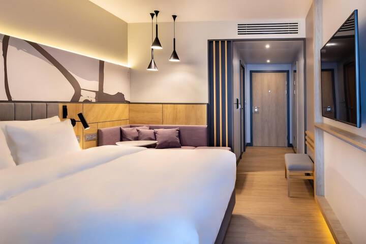 Room 56 of 158